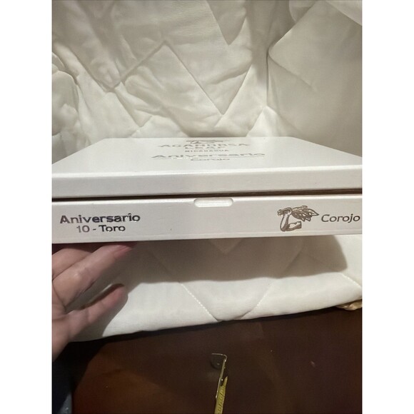 Aganorsa Leaf Toro Aniversario Corojo Empty Wooden Cigar Box 9" x 7.25" x 1" - Picture 3 of 6